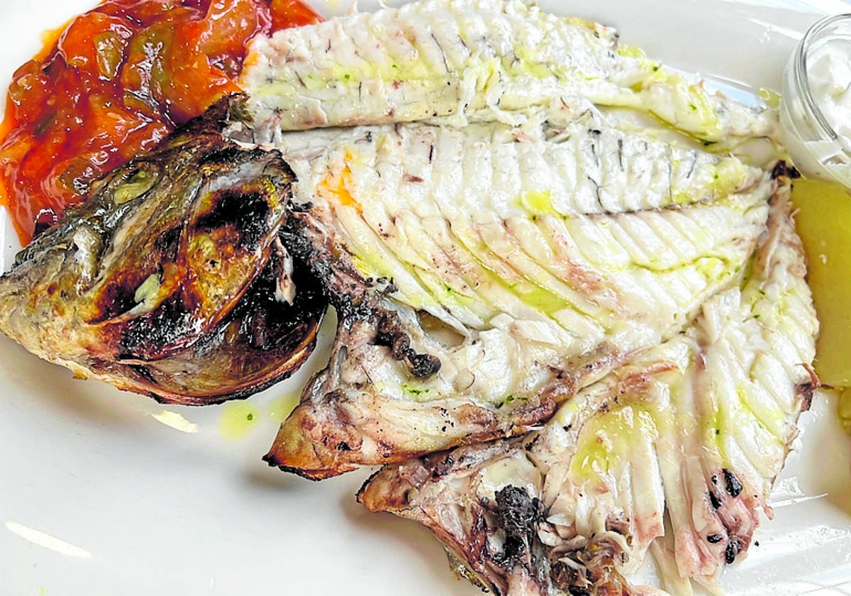 Uno de los exquisitos pescados que preparan en Ruta del Vino.