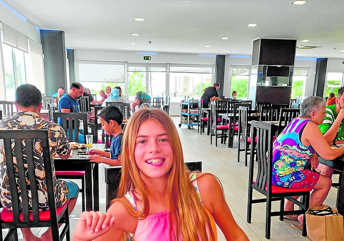 Los hoteles con comida bufé son fiesta para los jóvenes.