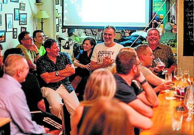 Buen humor y alegría en los maridajes de vino, cocina y cine que propone La Taberna de Kafka para las noches de estos jueves.