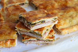 Empanada de serranito: otra idea para la clásica tapa