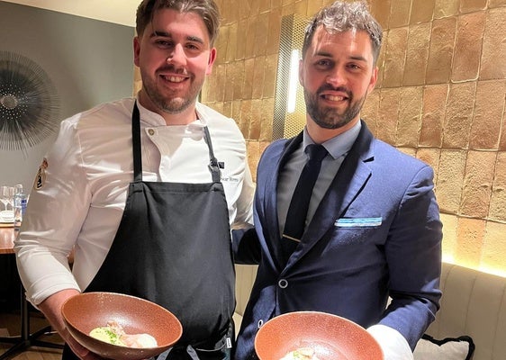 Óscar Morente y Cristian Laura, chef y jefe de sala de Asador Contrapunto.