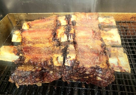 Imagen secundaria 1 - El sabor que no cambia: la parrilla argentina que resiste en Granada