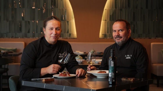 Mertxi Miranda y Víctor Rodríguez, chefs de AMA