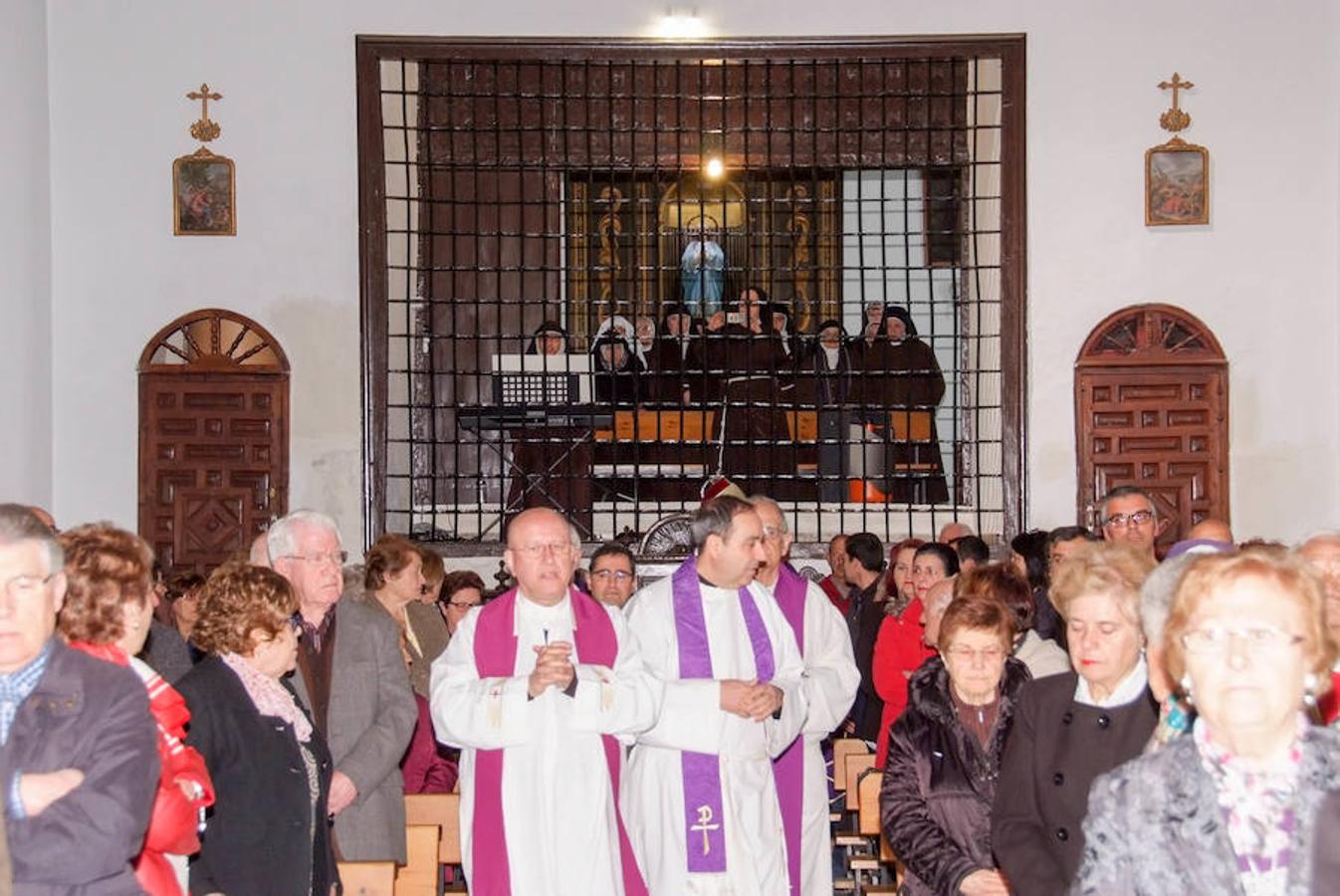 El convento de clausura de Santiago cierra por el traslado de sus cuatro monjas a Valladolidad. Las religiosas esperan volver.