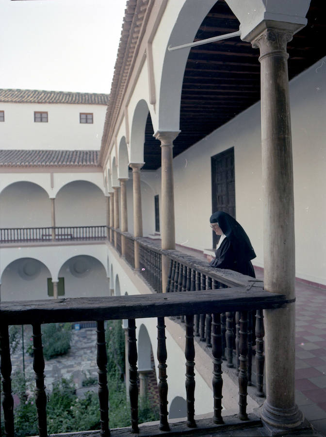 El convento de clausura de Santiago cierra por el traslado de sus cuatro monjas a Valladolidad. Las religiosas esperan volver.