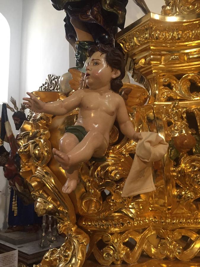 La Hermandad del Nazareno estrena los cuatro ángeles pasionistas de las esquinas del paso y los querubines de la peana del señor. Todos son obra de Mariano Sánchez del Pino. Los ángeles de las esquinas son donación de una familia y los querubines por una familia, la cuadrilla de costaleros y la Banda de Cornetas y Tambores Cristo de la Expiración de Huéscar, que acompaña al paso. Estrena también las coronillas doradas para las tulipas de los guardabrisas del paso. 