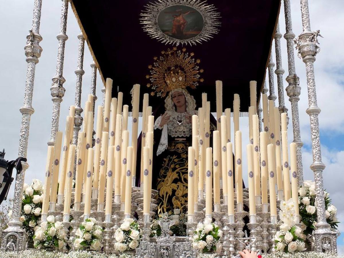 La Hermandad del Cristo de la Luz realizó la procesión del silencio en la medianoche del Viernes Santo. Por la mañana sus dos pasos salieron a la calle.