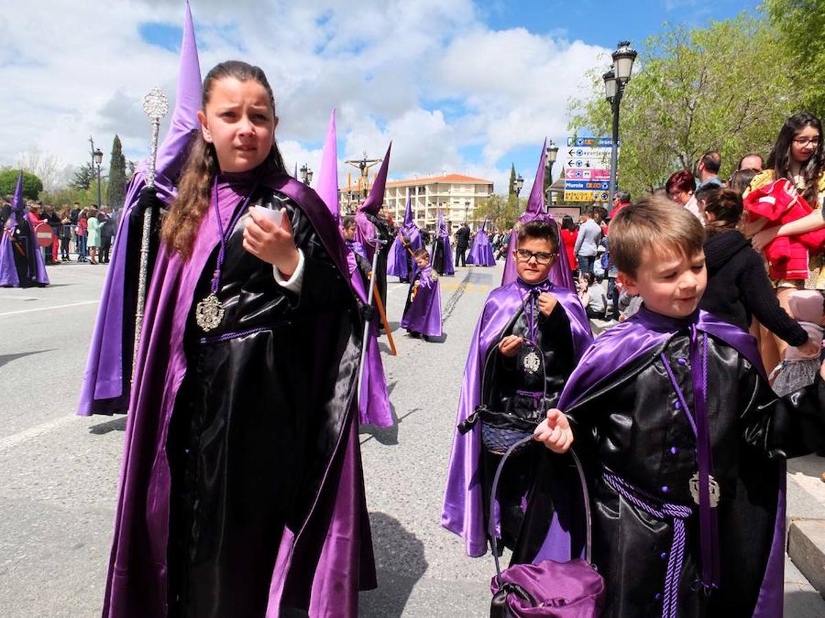 La Hermandad del Cristo de la Luz realizó la procesión del silencio en la medianoche del Viernes Santo. Por la mañana sus dos pasos salieron a la calle.