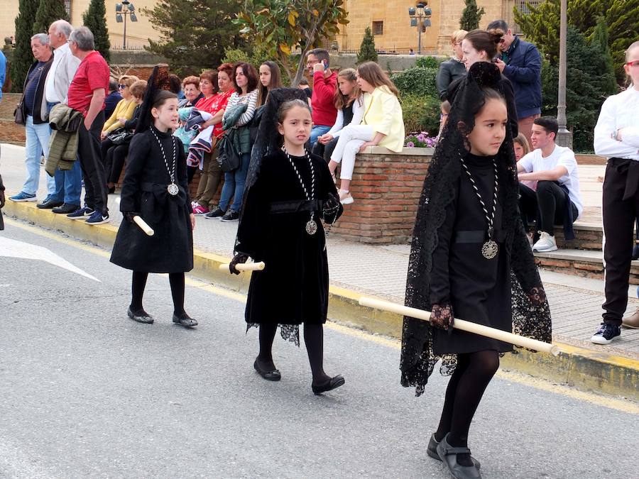 El palio de la Virgen de los Dolores recorrió las calles de Guadix acompañada de la Banda de Música Villa de Íllora