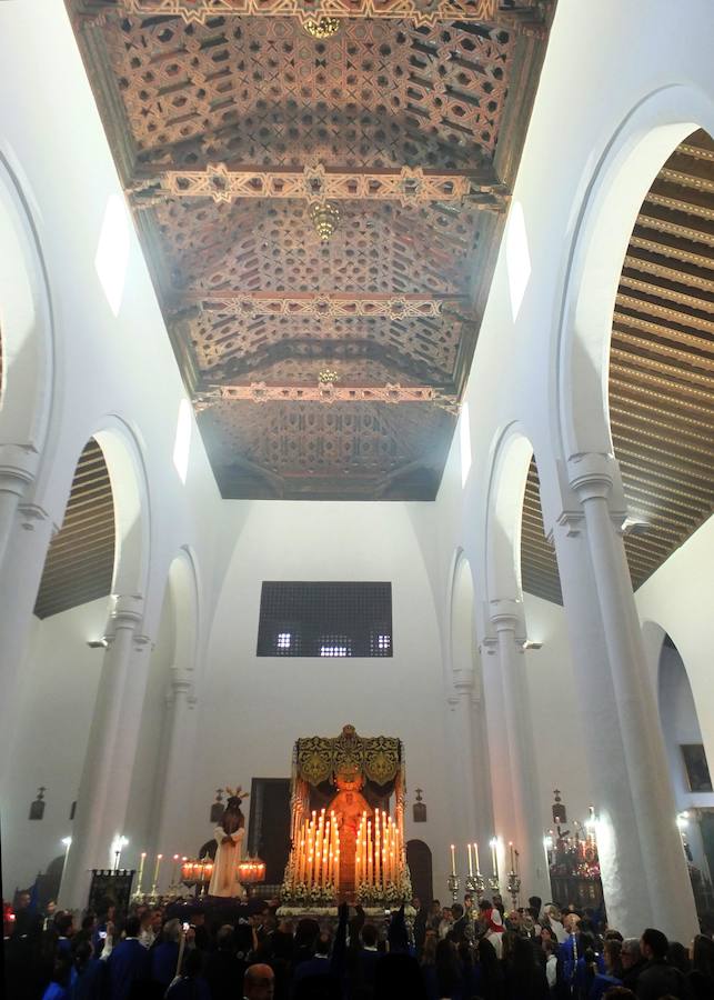 La Hermandad de las Lágrimas suspendió su estación y realizó una oración en el interior del templo.