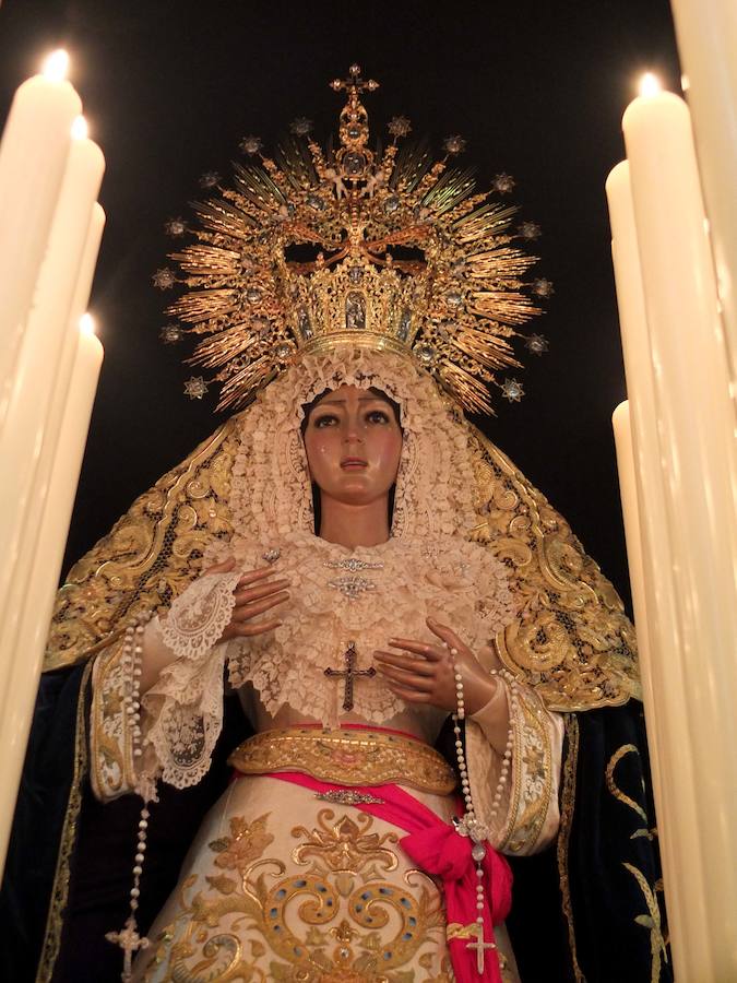 La Hermandad de las Lágrimas suspendió su estación y realizó una oración en el interior del templo.