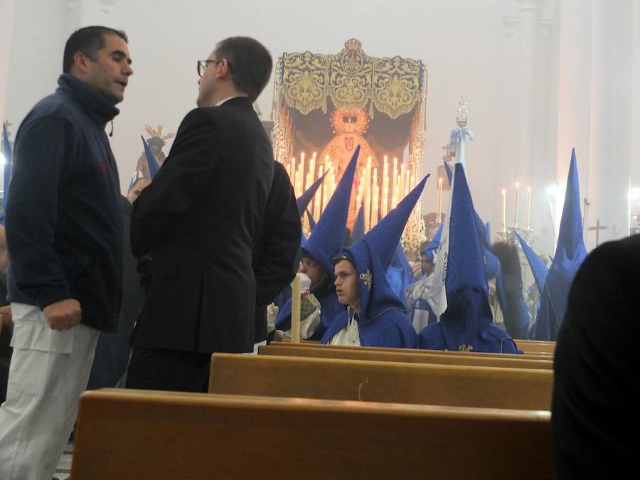 La Hermandad de las Lágrimas suspendió su estación y realizó una oración en el interior del templo.