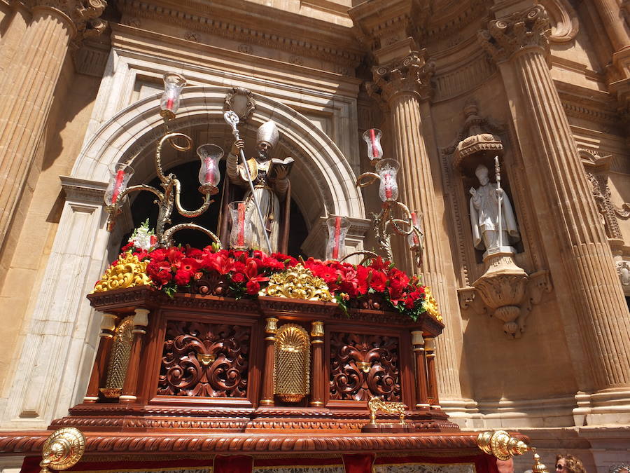 Guadix celebra la festividad de su patrón con la procesión de la imagen y reliquia del varón apostólico y primer obispo de la diócesis accitana. 