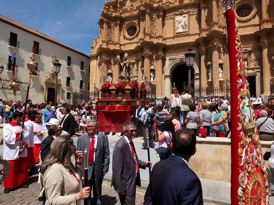 Guadix celebra la festividad de su patrón con la procesión de la imagen y reliquia del varón apostólico y primer obispo de la diócesis accitana. 