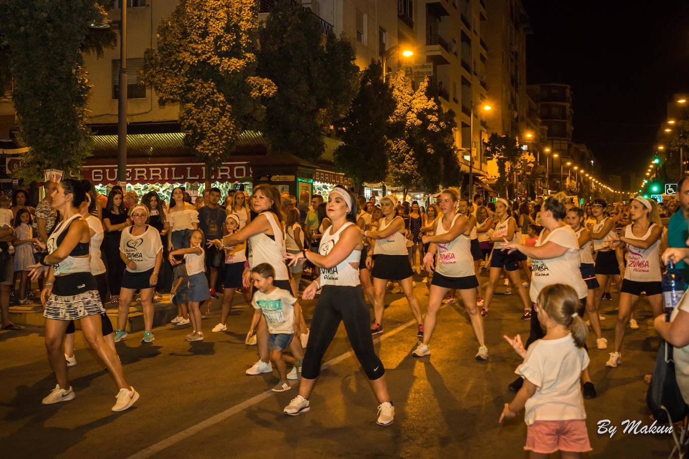 Guadix se echa a la calle para disfrutar de la Noche en Blanco. 