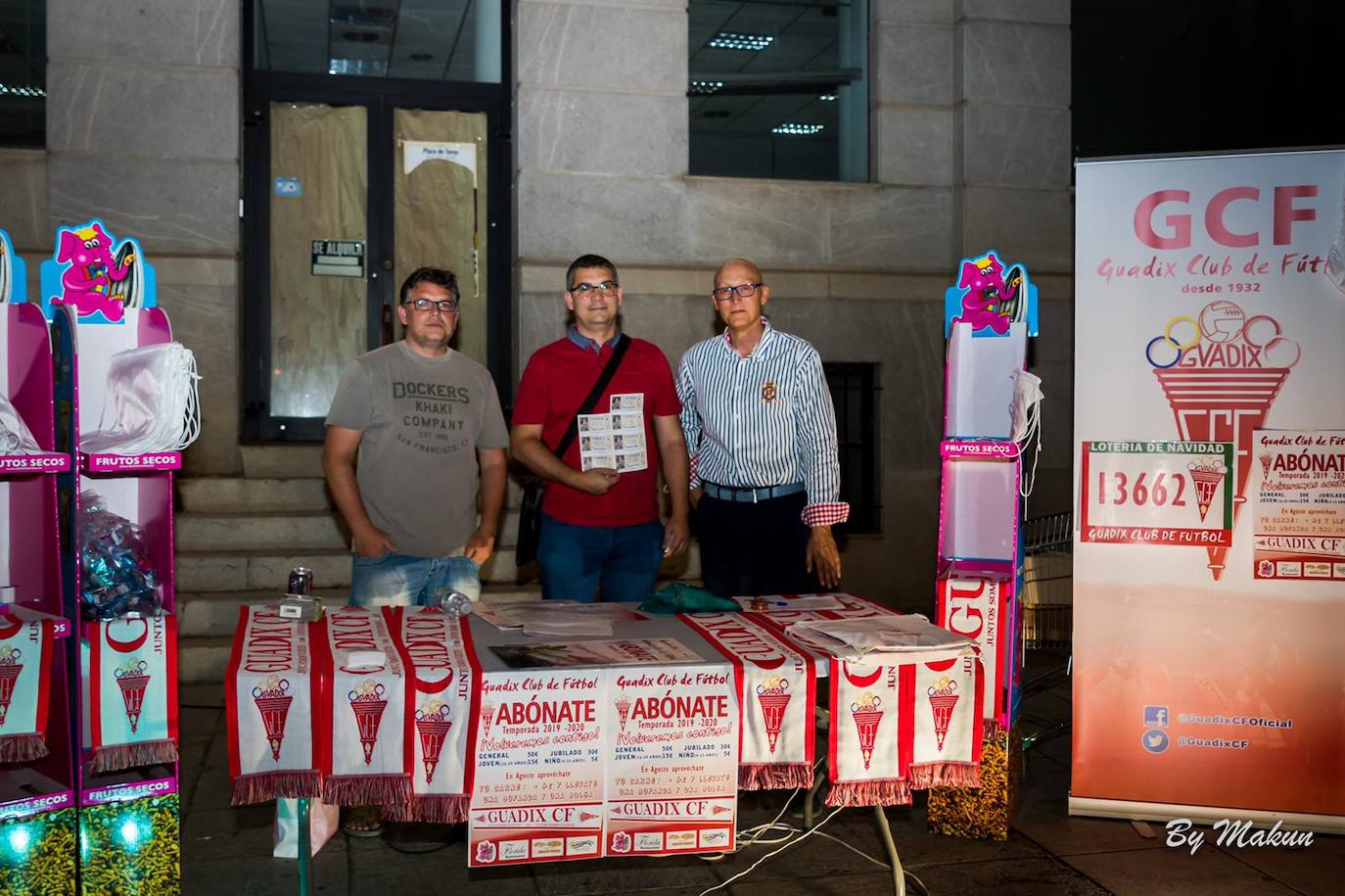 Guadix se echa a la calle para disfrutar de la Noche en Blanco. 