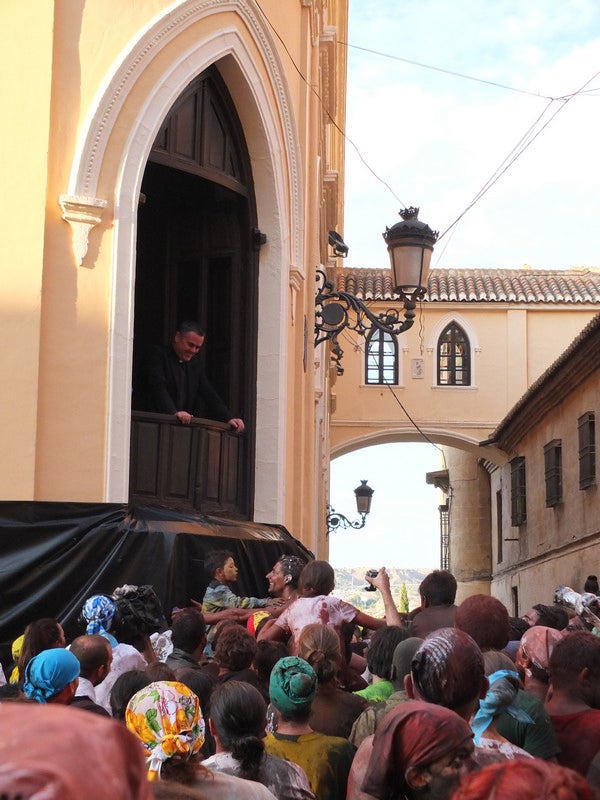 Fotos: Guadix brinda un multitudinario y festivo reproche al Cascamorras Antonio Vera