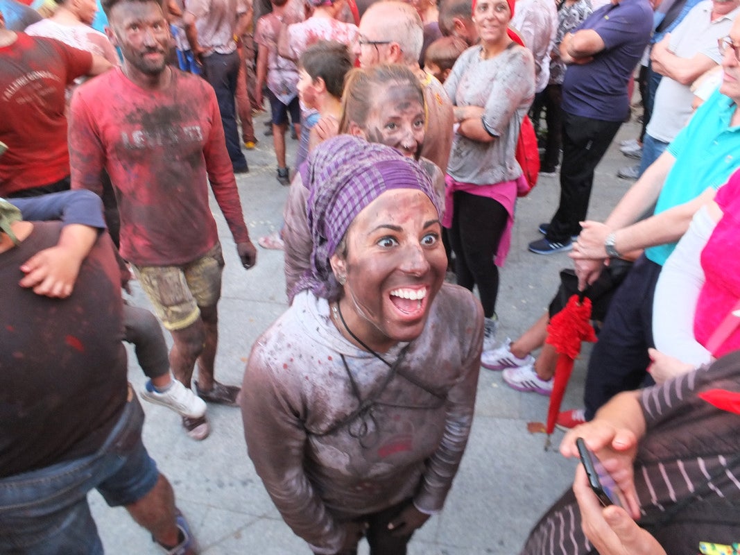 Fotos: Guadix brinda un multitudinario y festivo reproche al Cascamorras Antonio Vera