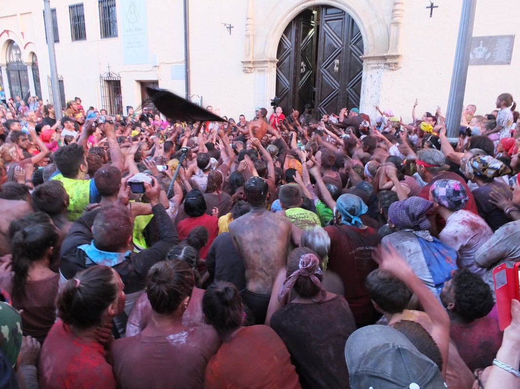 Fotos: Guadix brinda un multitudinario y festivo reproche al Cascamorras Antonio Vera