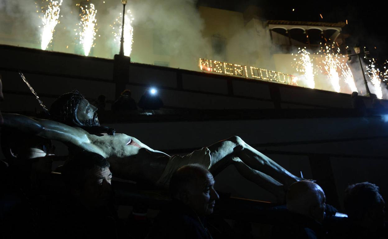 Semana Santa en Guadix | No faltó la luz de la Misericordia