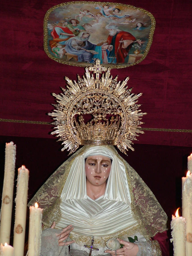 Cientos de personas en las calles de Guadix para vivir el Martes Santo de años anteriores