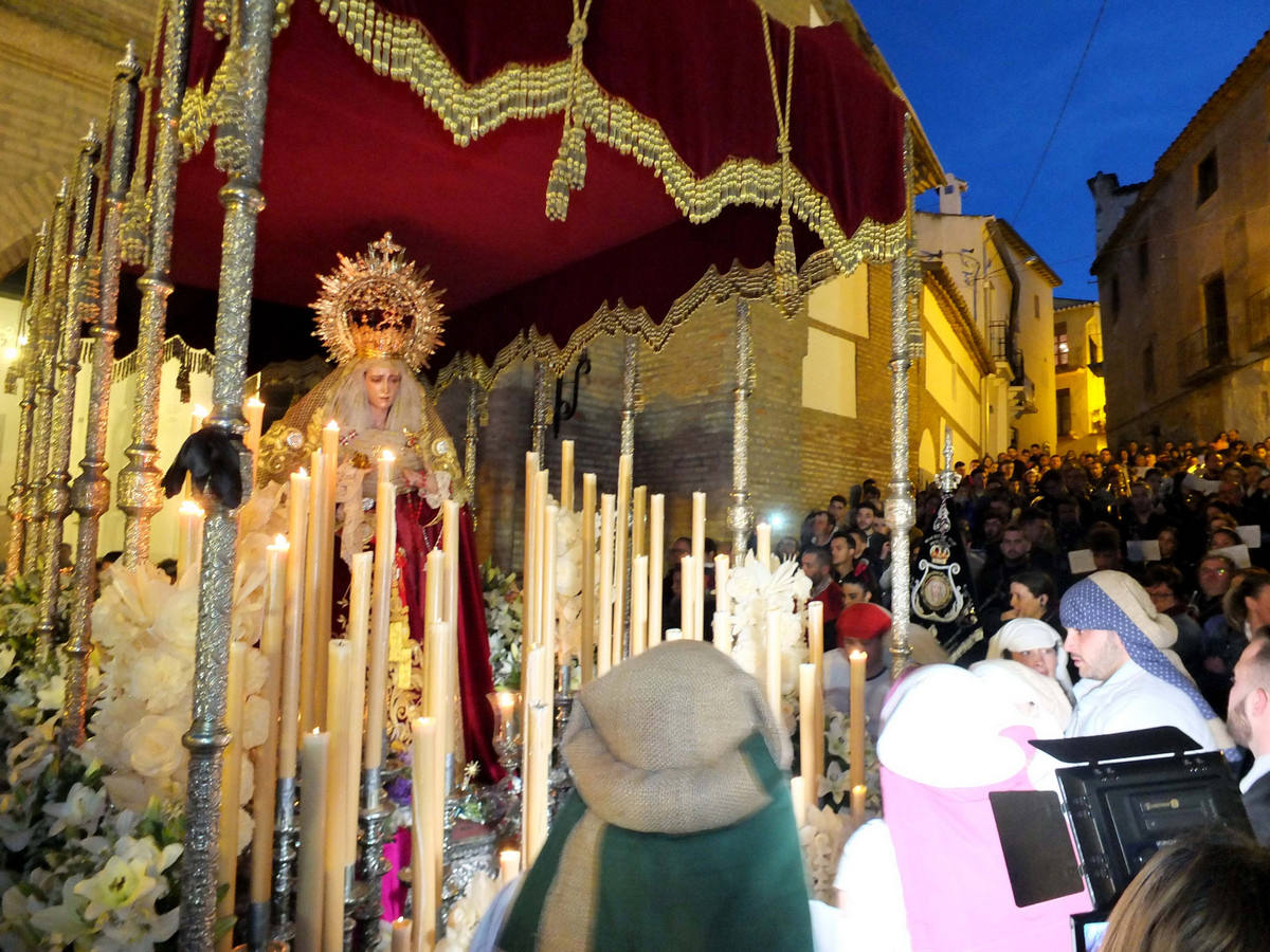 Cientos de personas en las calles de Guadix para vivir el Martes Santo de años anteriores