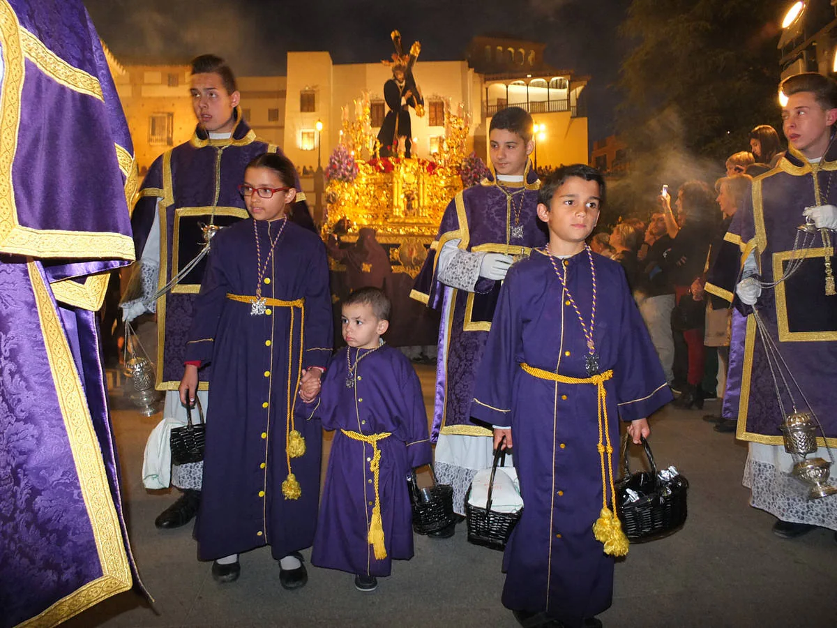 Devoción en las calles de Guadix durante el Jueves Santo