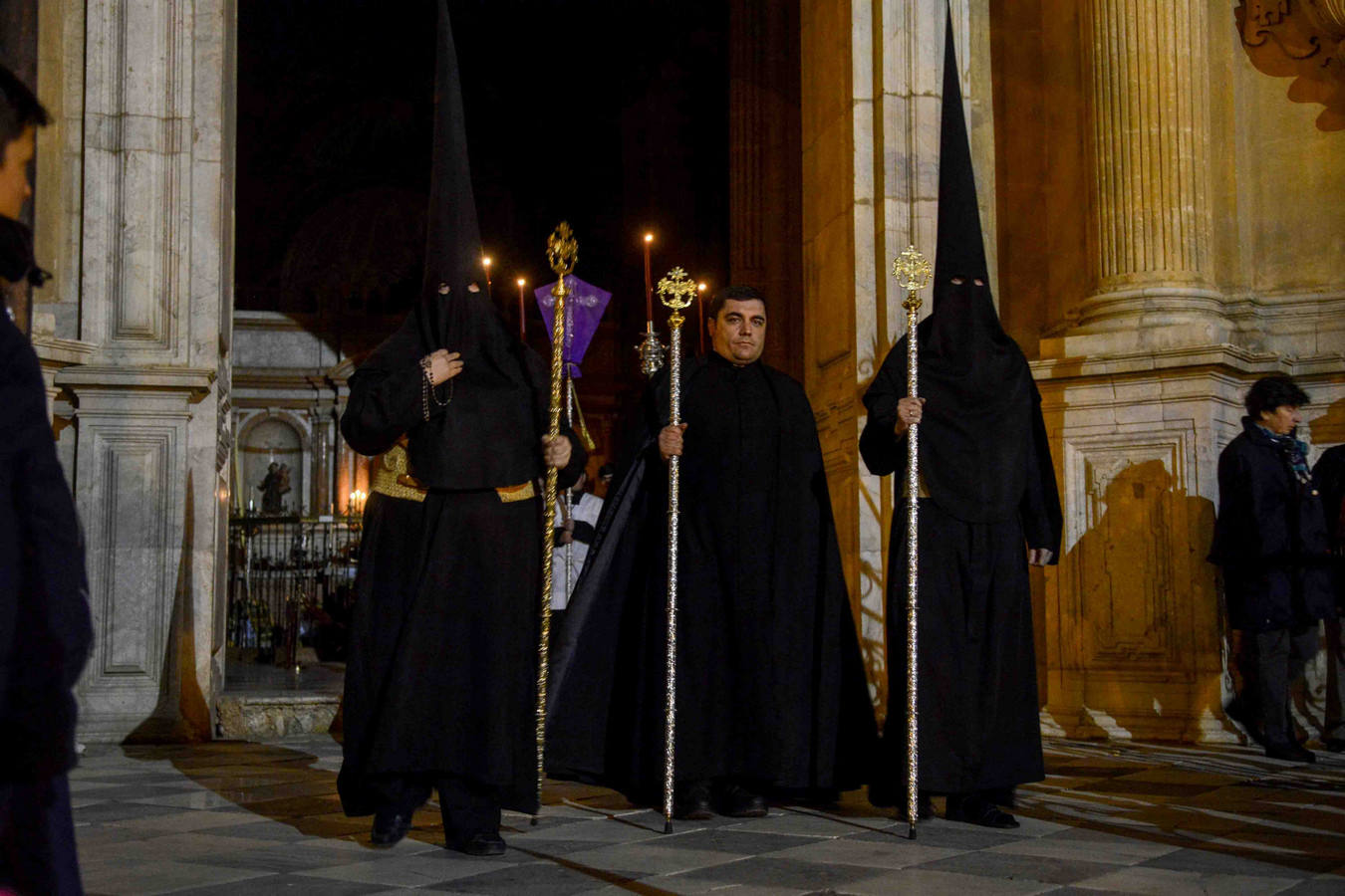 Devoción en las calles de Guadix durante el Jueves Santo