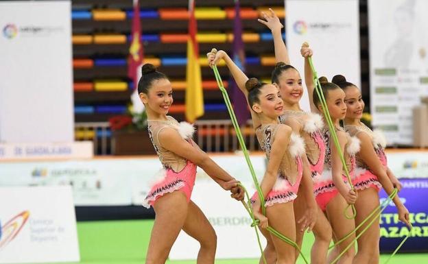 El CD Rítmica Nazarí, con la hueteña Marta Cordobilla a la cabeza.