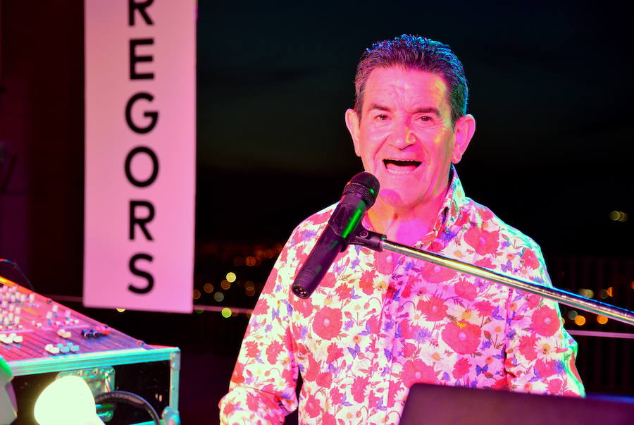 El Recinto Ferial ha acogido la hoguera más alta del área metropolitana.