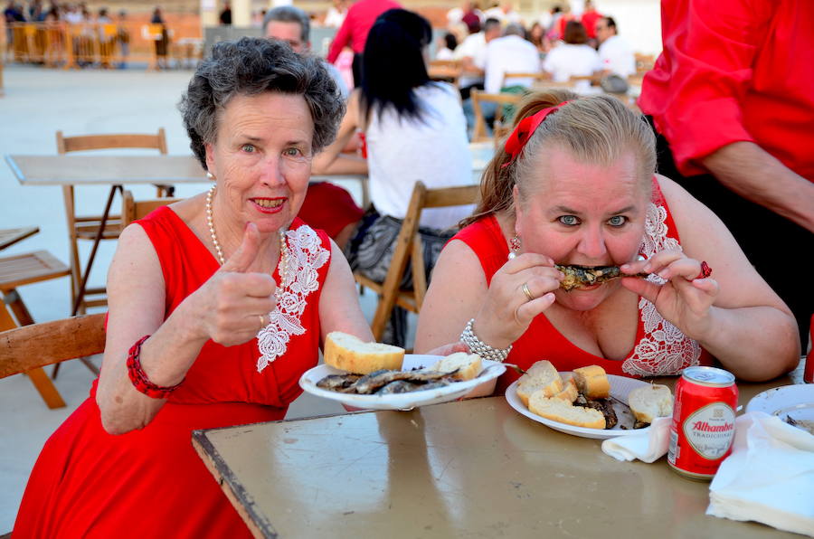 El Recinto Ferial ha acogido la hoguera más alta del área metropolitana.