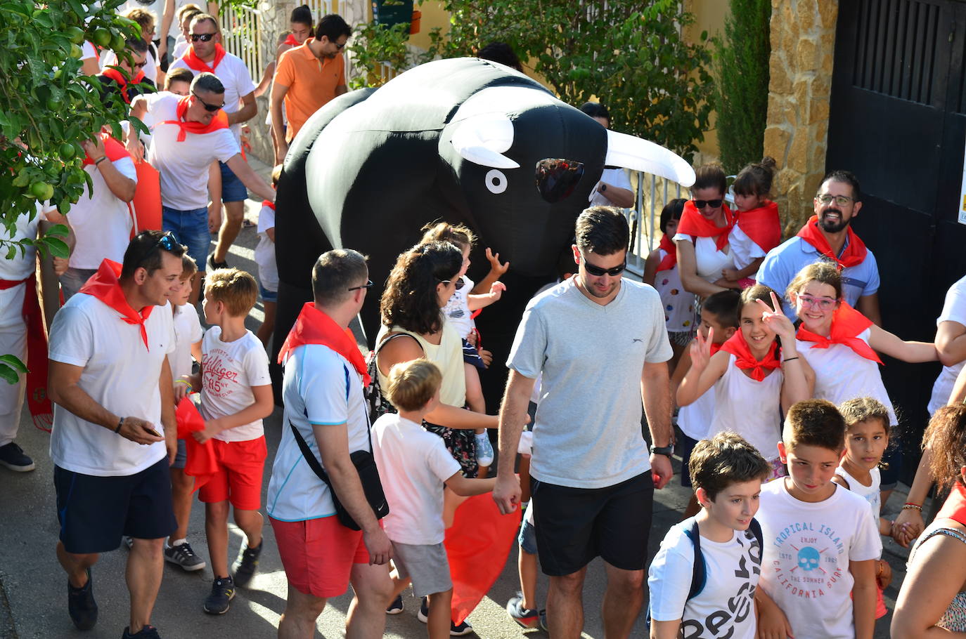 Los vecinos se volcaron en la gran novedad de las fiestas patronales de San Roque este año.