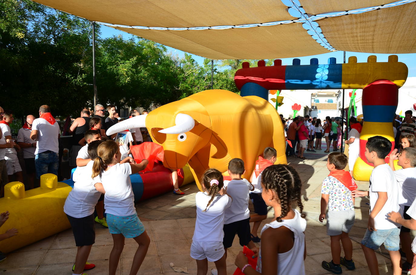 Los vecinos se volcaron en la gran novedad de las fiestas patronales de San Roque este año.