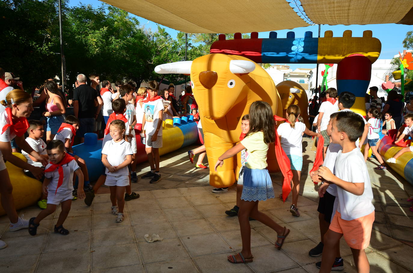 Los vecinos se volcaron en la gran novedad de las fiestas patronales de San Roque este año.