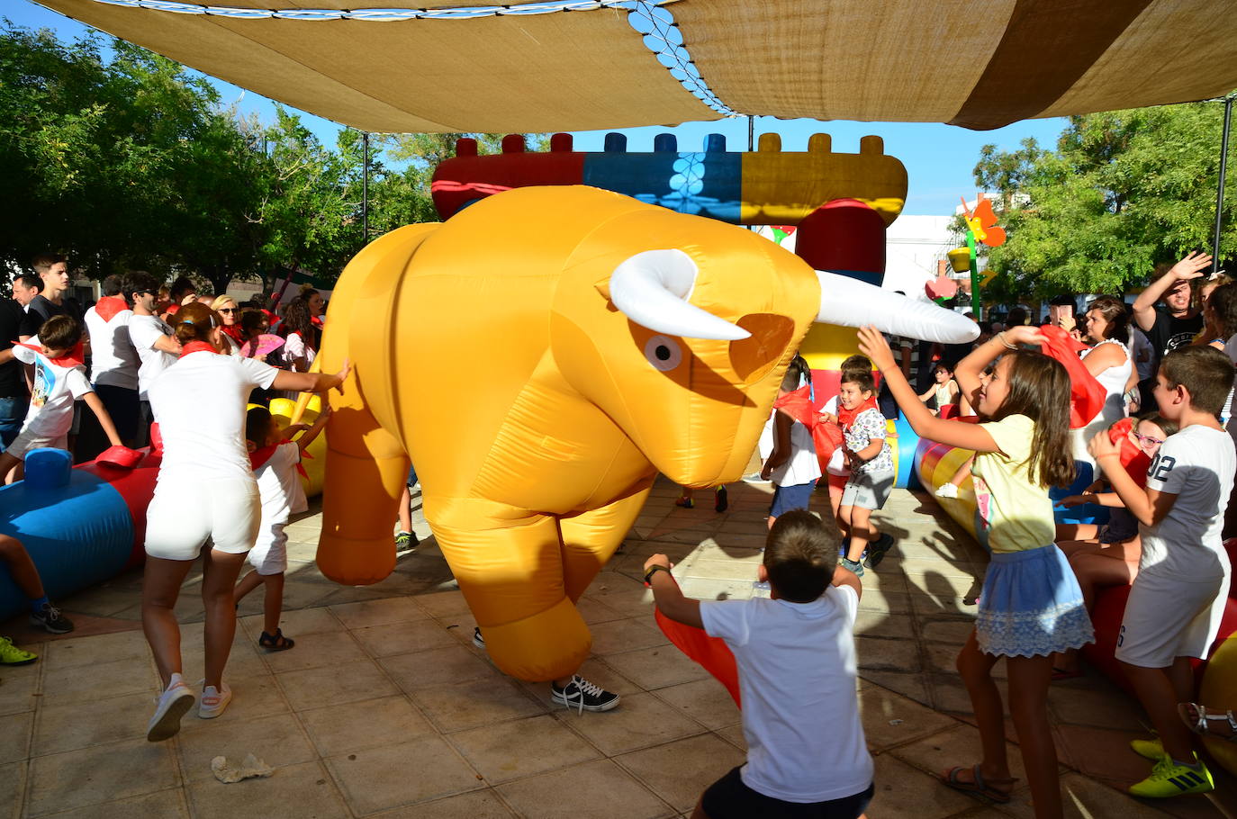 Los vecinos se volcaron en la gran novedad de las fiestas patronales de San Roque este año.