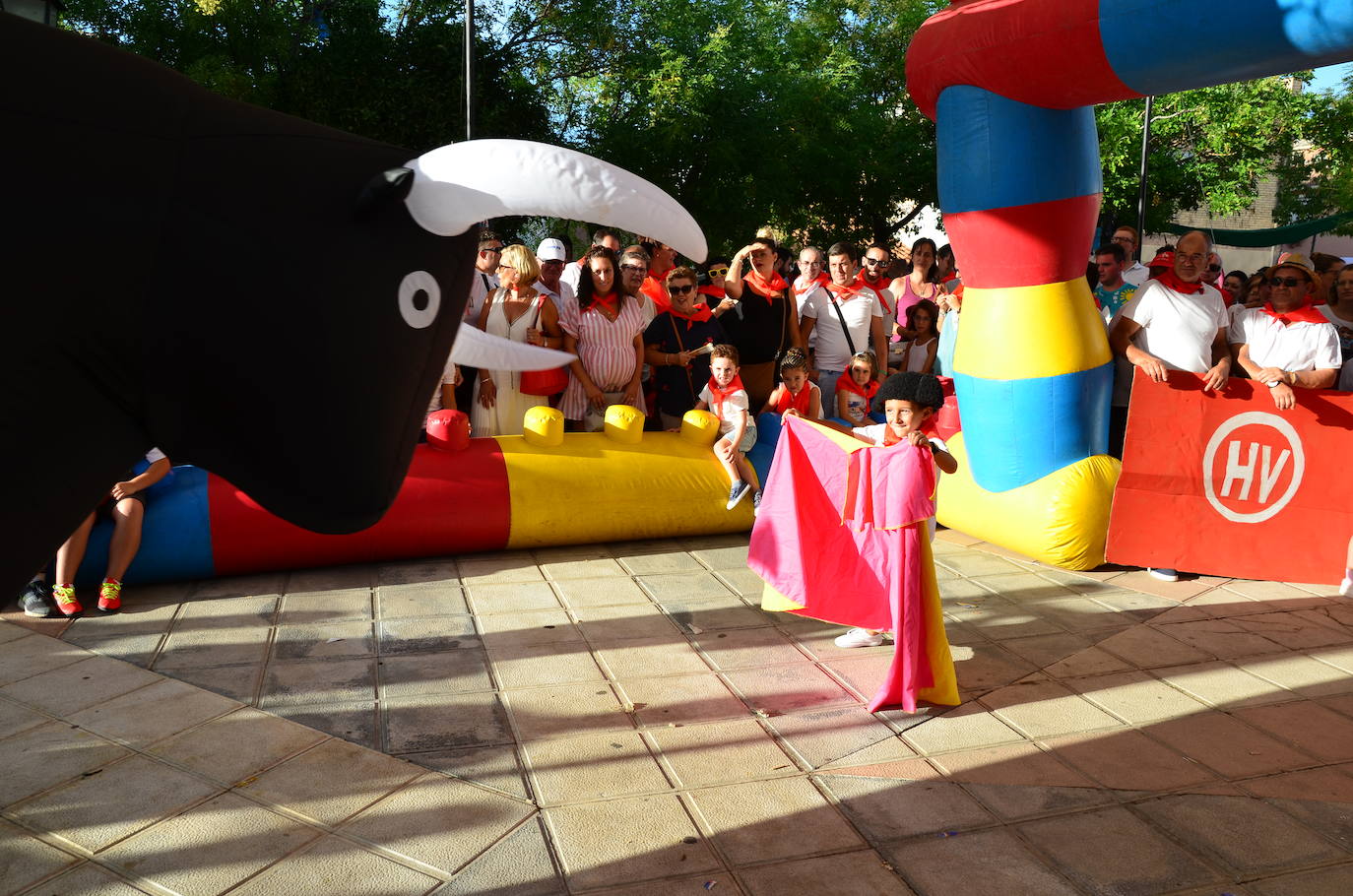 Los vecinos se volcaron en la gran novedad de las fiestas patronales de San Roque este año.