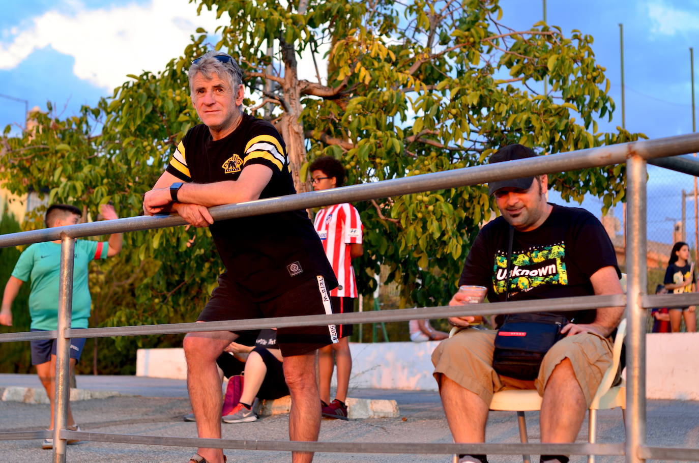 Los hueteños se estrenaron en casa esta temporada con un gran ambiente