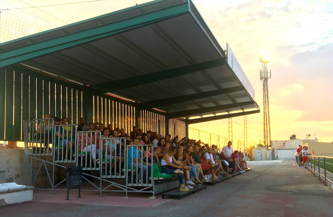 Los hueteños se estrenaron en casa esta temporada con un gran ambiente