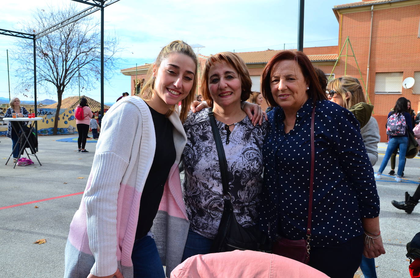 Fotos: La paella navideña del colegio Nuestra Señora de las Angustias de Huétor