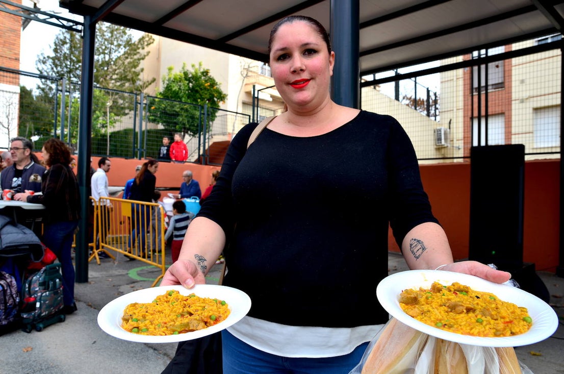Fotos: La paella navideña del colegio Nuestra Señora de las Angustias de Huétor