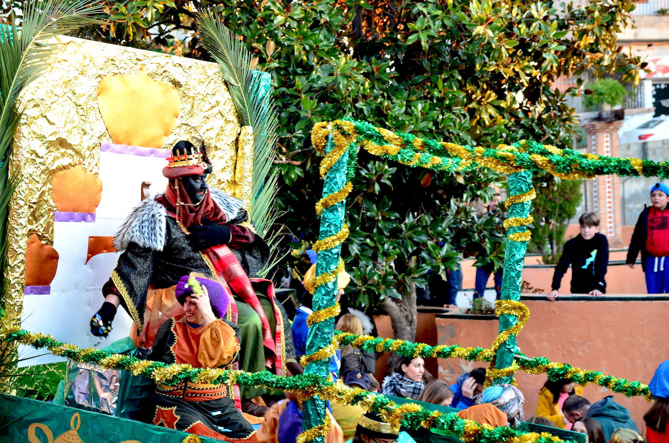 Fotos: Reyes Magos y personajes fantásticos en Huétor Vega