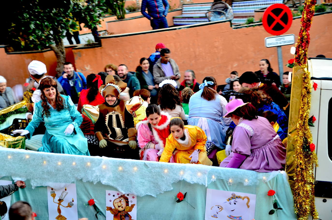 Fotos: Reyes Magos y personajes fantásticos en Huétor Vega
