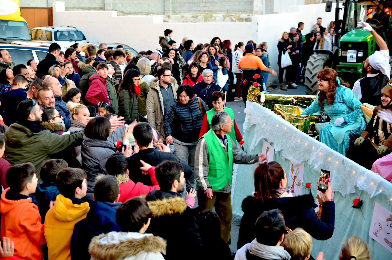 Fotos: Reyes Magos y personajes fantásticos en Huétor Vega