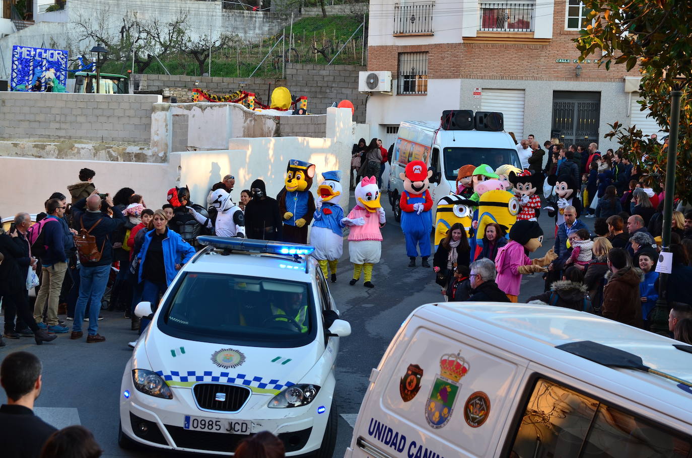 Fotos: Reyes Magos y personajes fantásticos en Huétor Vega
