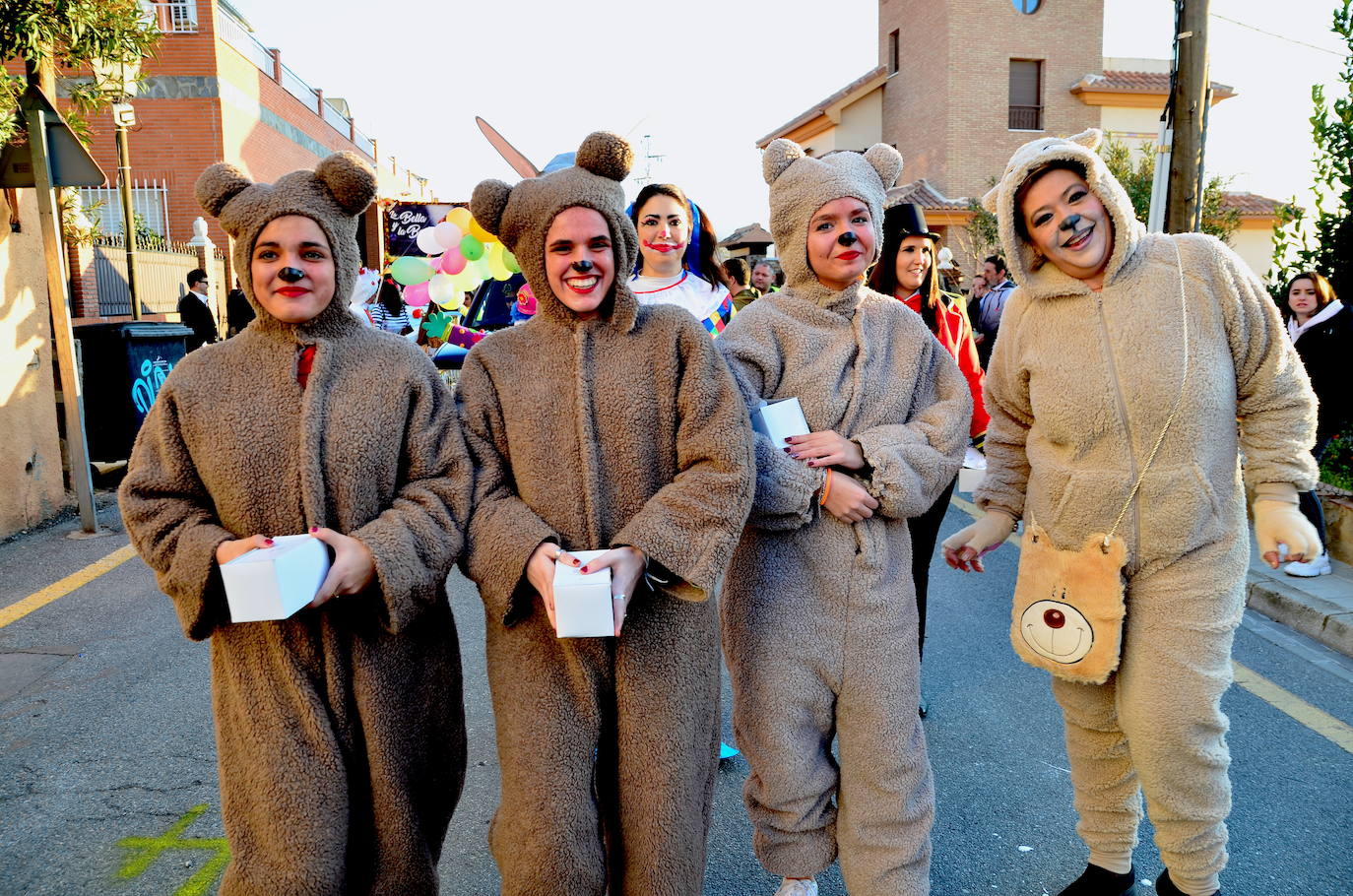 Fotos: Reyes Magos y personajes fantásticos en Huétor Vega