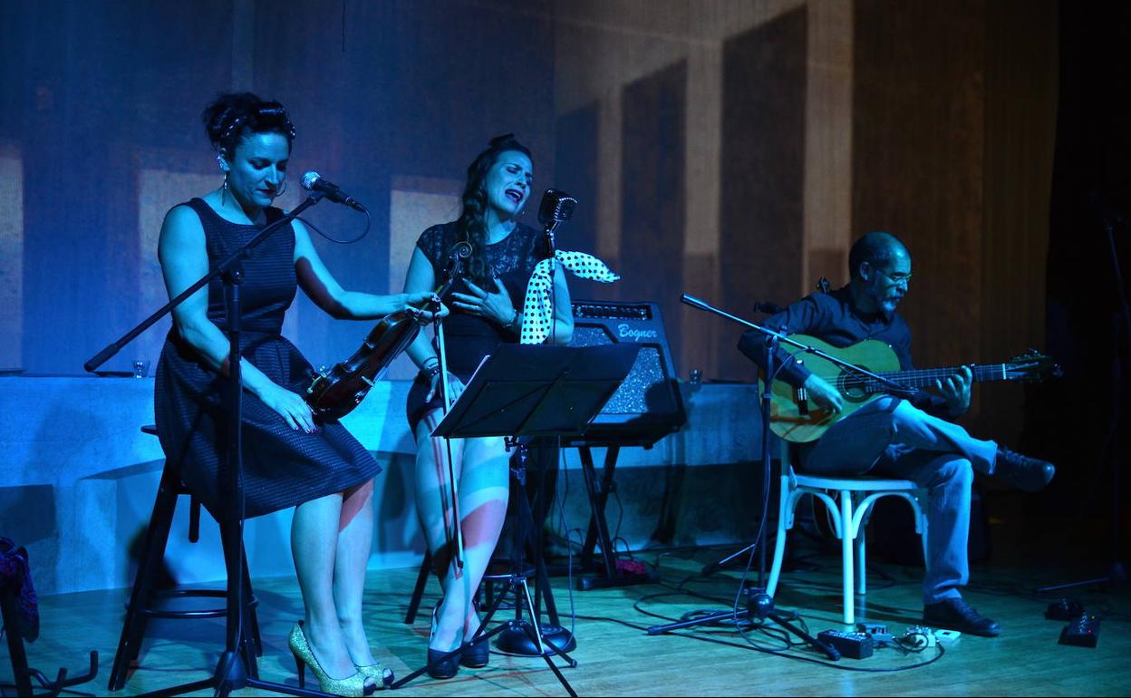 Actuación en una de las 'Noches de Vino y Flamenco' de Huétor Vega.