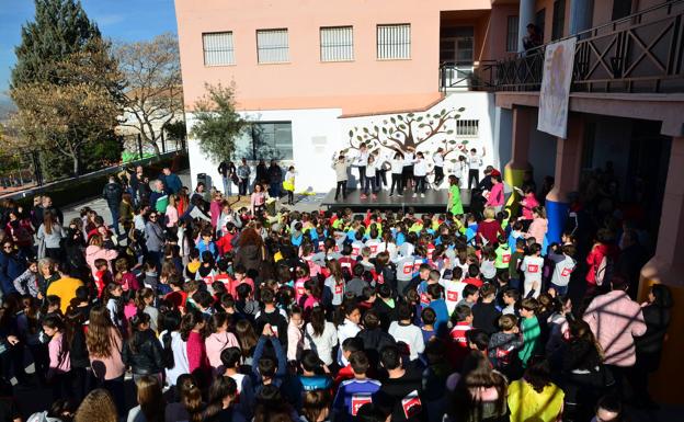 Actuaciones en el patio del colegio Mariana Pineda.