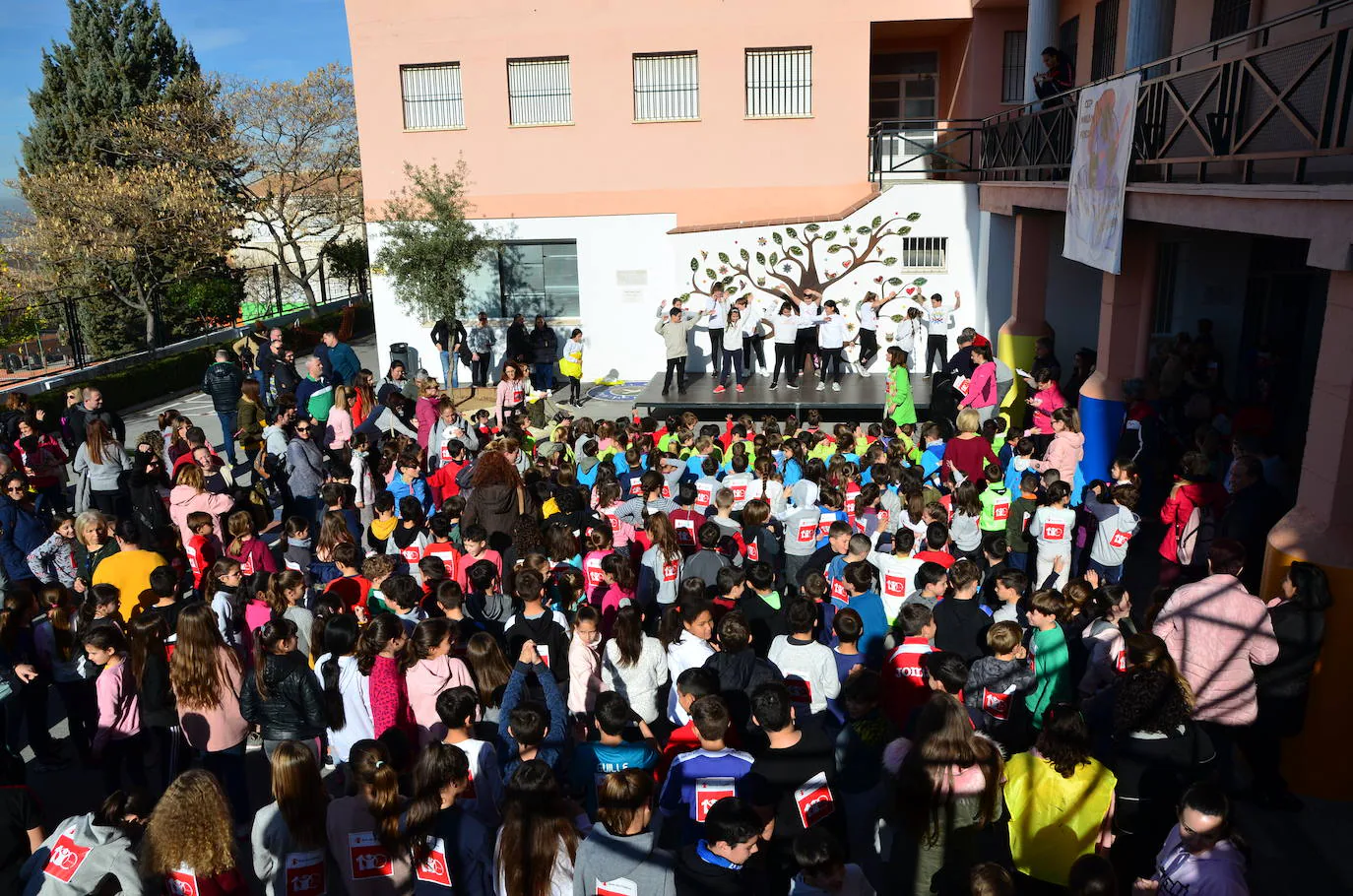 Fotos: Día de la Paz en el Mariana Pineda de Huétor Vega