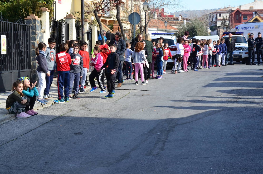 Fotos: Día de la Paz en el Mariana Pineda de Huétor Vega