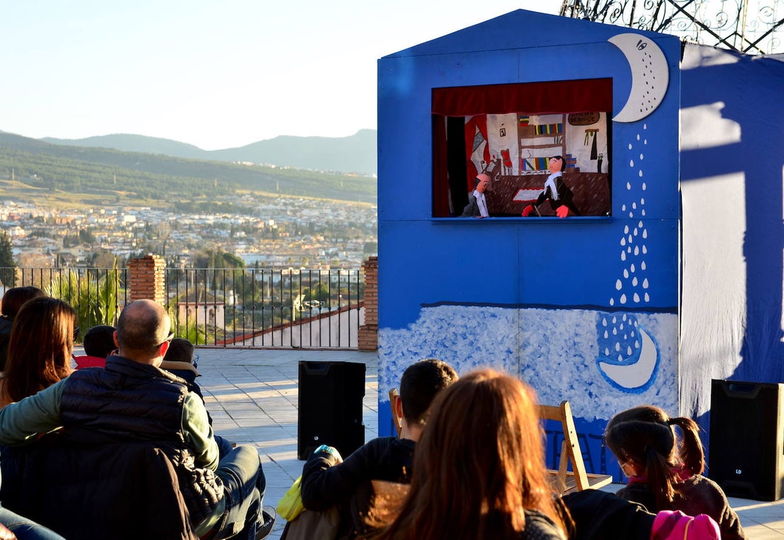 Fotos: 'Cuento de Navidad', por títeres en Huétor Vega